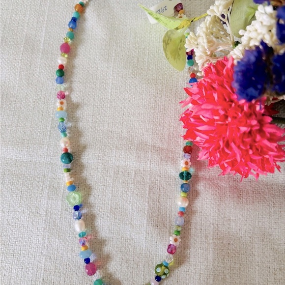 Spring beaded necklace - Picture 3 of 3